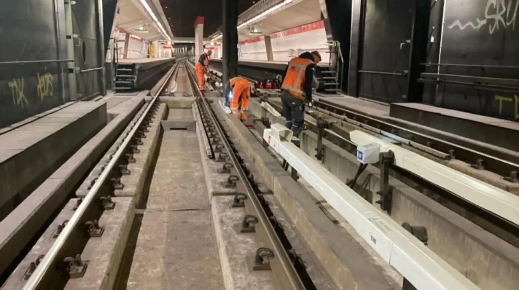 Vernieuwen stroomrailkappen